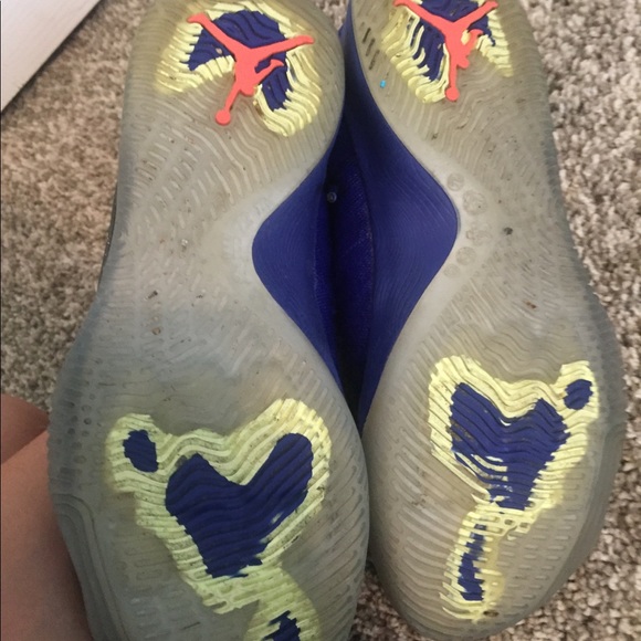 Cp3s basketball shoes - Picture 2 of 3